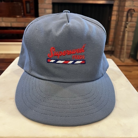 The Unbranded Brand Accessories - VTG Supersweet Feeds Hat Trucker Snapback Cap Farm Supply Embroidered USA‎ Made